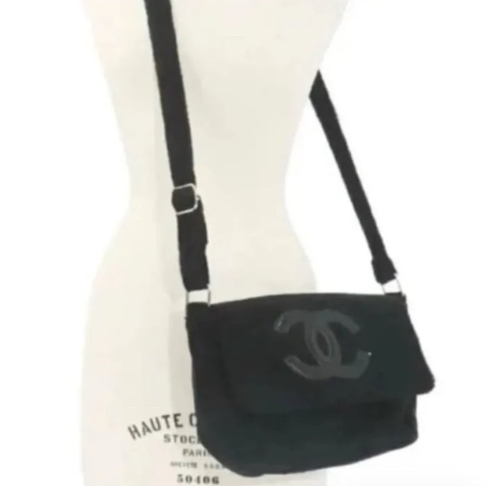 Authentic Chanel Precision Terry Cloth Shoulder Bag 2006  (item #N02) - Picture 7 of 12